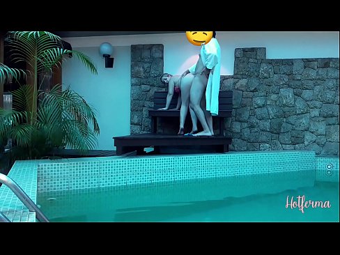 ❤️ Le patron invite la femme de chambre à la piscine, mais n'a pas pu résister à une chaude ❌ Porno fait maison at us ❤